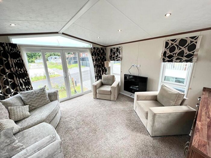 2 Bedroom Lodge For Sale In Dog Lane, Tarporley, CW6