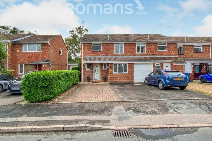 3 Bedroom End Of Terrace House To Rent In Birkbeck Place, Owlsmoor, Sandhurst, GU47