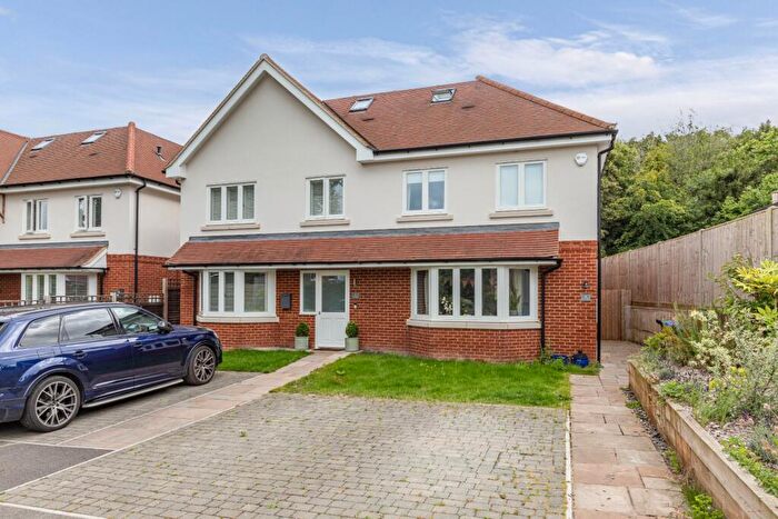 4 Bedroom Semi-Detached House For Sale In Coach Road, Ottershaw, Chertsey, Surrey, KT16