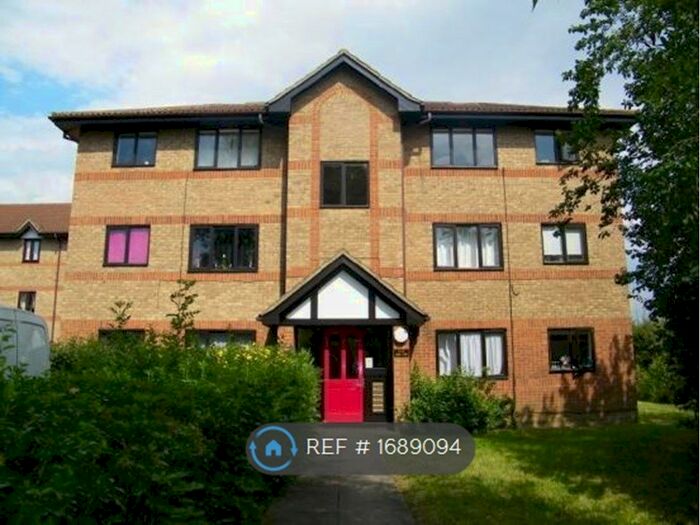 1 Bedroom Flat To Rent In Dalrymple Close, London, N14