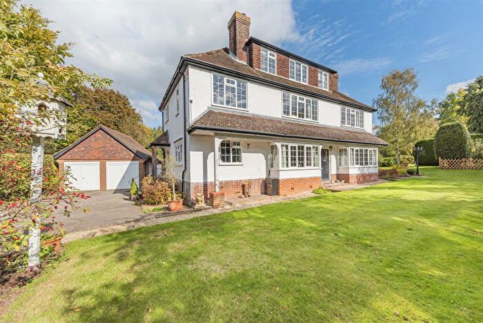 5 Bedroom Detached House For Sale In The Street, Cobham, DA12