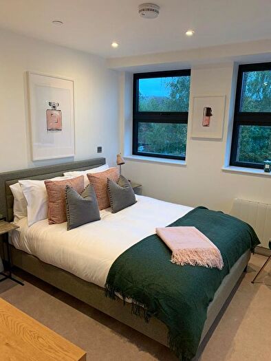 1 Bedroom Flat For Sale In Dolphin Bridge House, London, Uxbridge, UB8