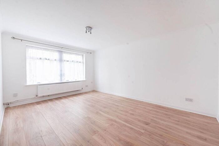 3 Bedroom Flat To Rent In Cowen Avenue, South Harrow, Harrow, HA2