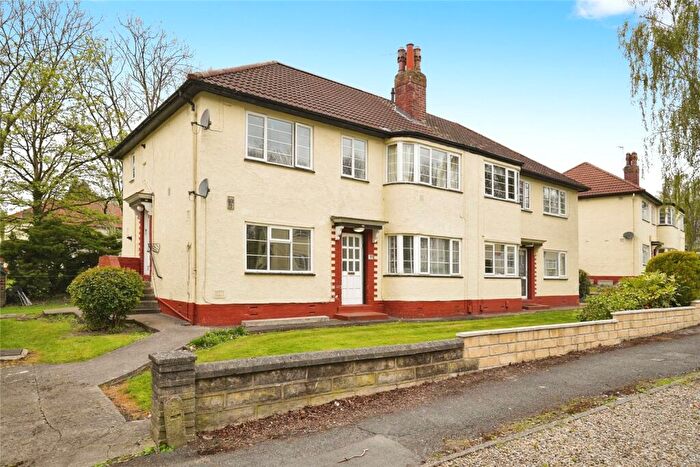 2 Bedroom Apartment To Rent In Sandringham Crescent, Leeds, LS17