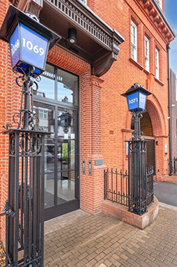 2 Bedroom Flat For Sale In Finchley Road, Golders Green, NW11