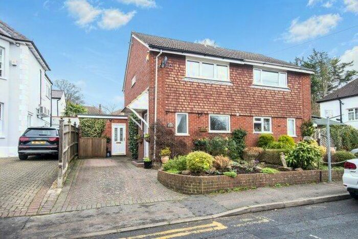 2 Bedroom Property To Rent In St. Johns Road, Leatherhead, KT22