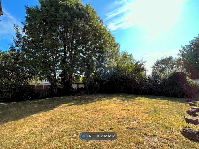 1 Bedroom Flat To Rent In Erskine Court, Harrow, HA3