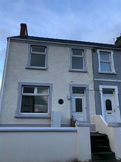 3 Bedroom End Of Terrace House To Rent In Pill Road, Milford Haven SA73