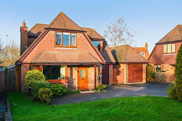 3 Bedroom Detached House For Sale In Iona Close, Hailsham, BN27