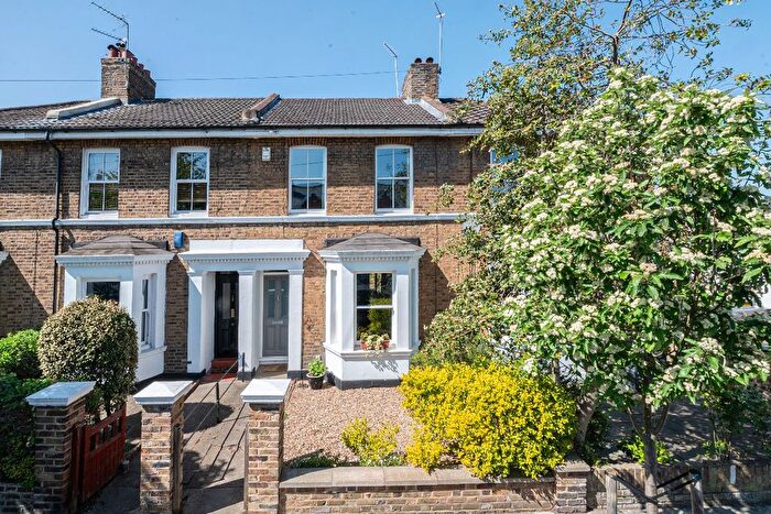 2 Bedroom Terraced House For Sale In Winchester Road, St Margaret's, TW1