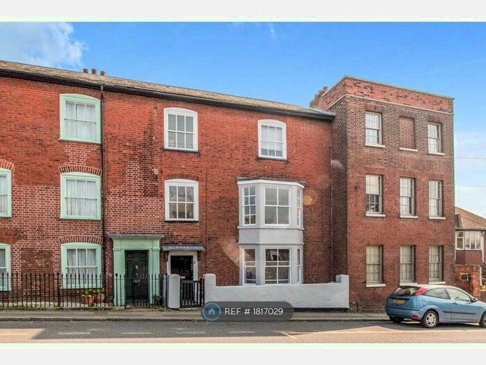 5 Bedroom Terraced House To Rent In Frindsbury Road, Rochester, ME2