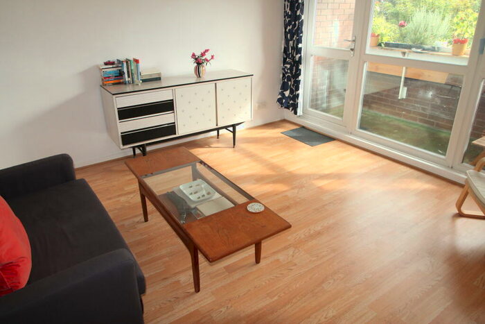 1 Bedroom Apartment To Rent In Plumstead Common, SE18