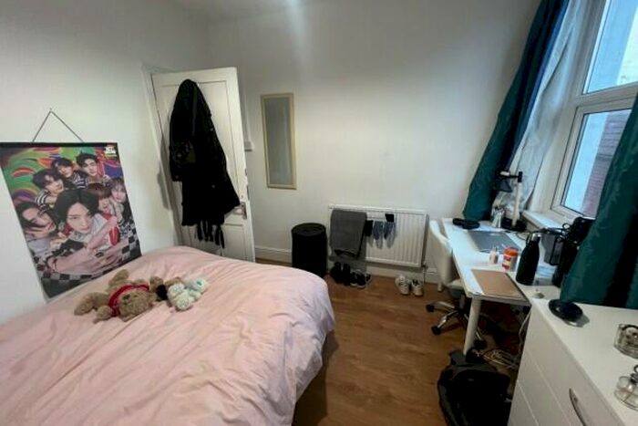 5 Bedroom Terraced House To Rent In Monthermer Road Cardiff, CF24