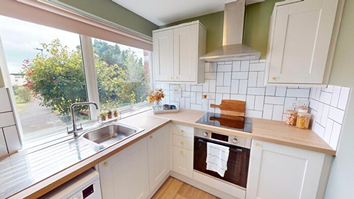 3 Bedroom Flat To Rent In Flat, Monterey Gardens, EX4