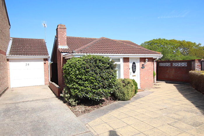 2 Bedroom Bungalow For Sale In Abinger Close, Clacton On Sea, CO16