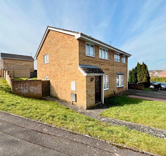3 Bedroom Semi-Detached House For Sale In Fallowfield, Warmley, Bristol, BS30