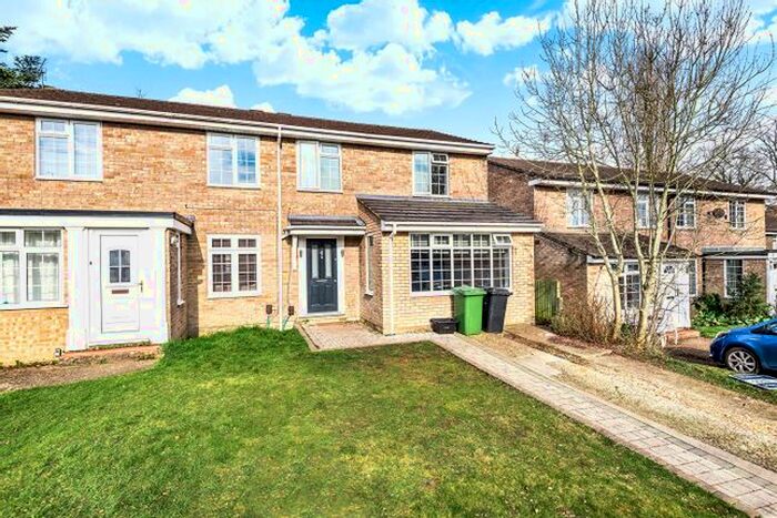 4 Bedroom Semi-Detached House To Rent In Green Park Close, Winchester, Hampshire, SO23