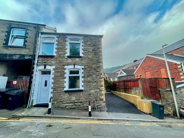 3 Bedroom Terraced House To Rent In Park Place, Abertillery, NP13