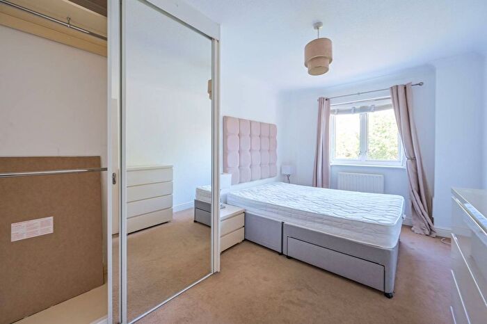 1 Bedroom Flat To Rent In Glamis Place, Wapping, London, E1W