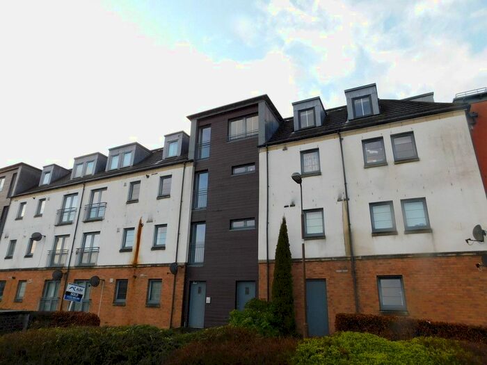 2 Bedroom Flat To Rent In Kaims Terrace, Livingston, EH54