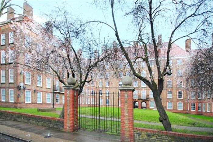 1 Bedroom Apartment To Rent In Comber Grove, London, SE5