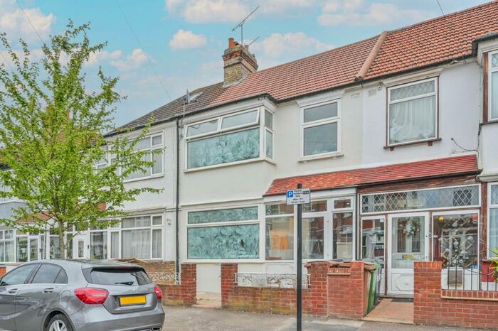3 Bedroom Terraced House To Rent In Garner Road, Walthamstow, London, E17