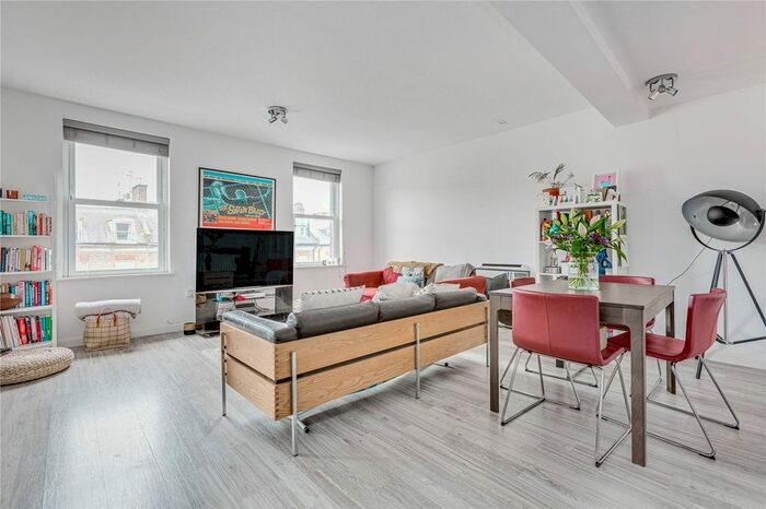 2 Bedroom Flat To Rent In Lavender Hill, Clapham Junction, SW11