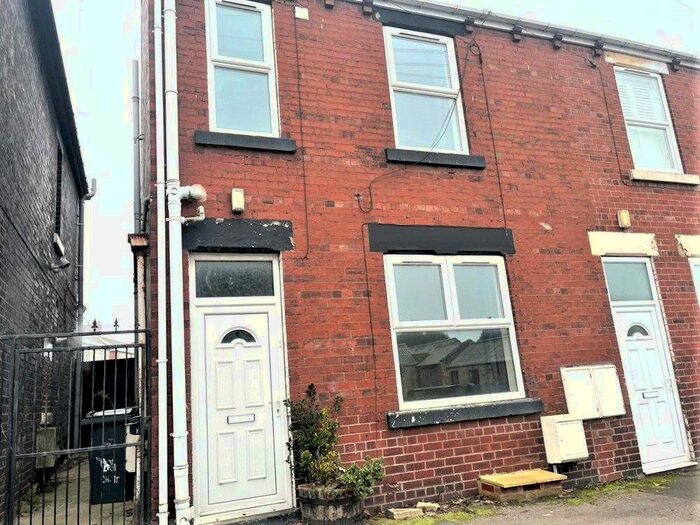 3 Bedroom End Of Terrace House To Rent In Church Street, Brierley, Barnsley, S72