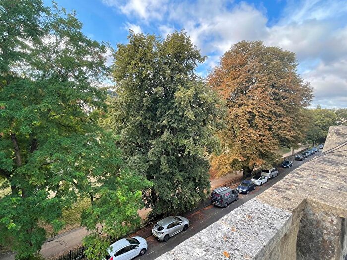 2 Bedroom Flat For Sale In Green Park, Bath, BA1