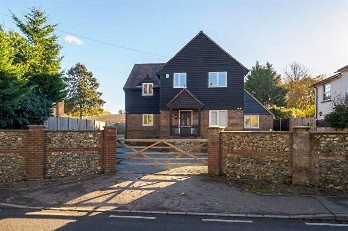 4 Bedroom Detached House For Sale In The Flintstones, The Street, Doddington, ME9
