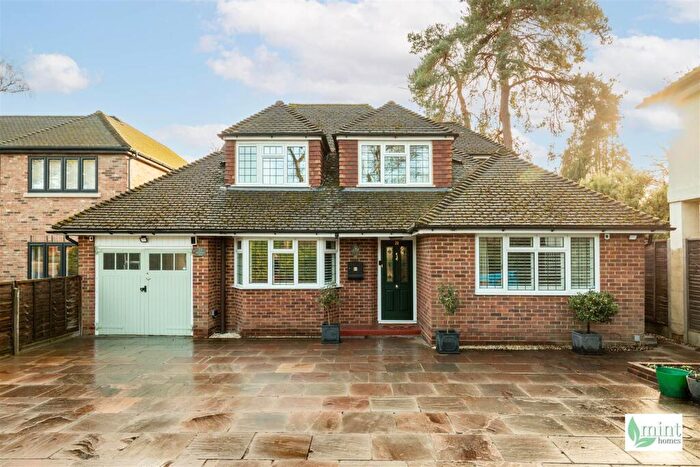 5 Bedroom Detached House For Sale In Woodham Waye, Woking, GU21