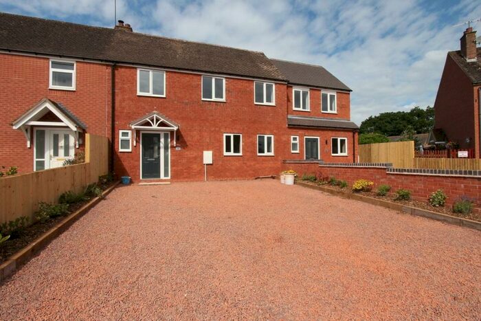 4 Bedroom Terraced House For Sale In Courts Close, Hanbury, Bromsgrove, B60