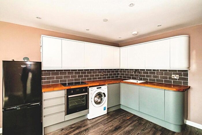 2 Bedroom Flat For Sale In Brighton Road, Shoreham-by-Sea, West Sussex, BN43