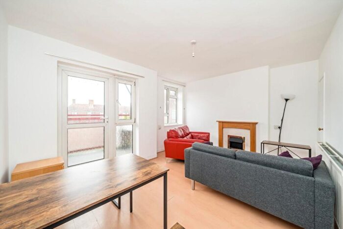 4 Bedroom Flat To Rent In Marmont Road, Peckham, SE15