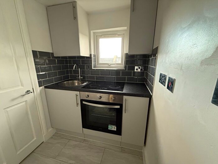 Studio To Rent In High Road, London, NW10