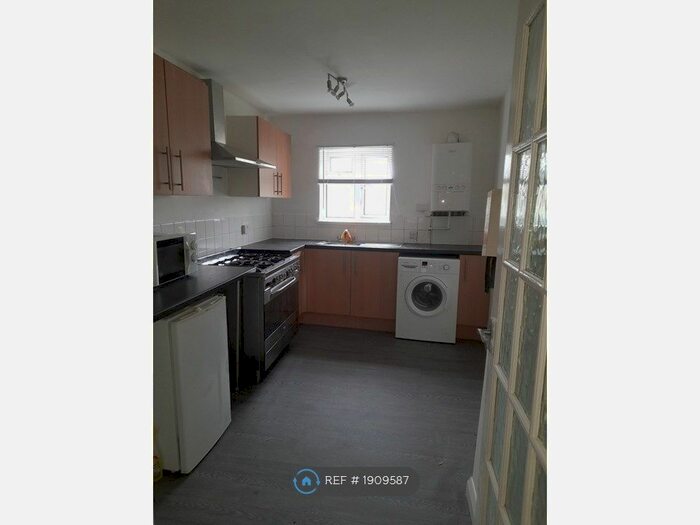 1 Bedroom Flat To Rent In Haystone Place, Plymouth, PL1