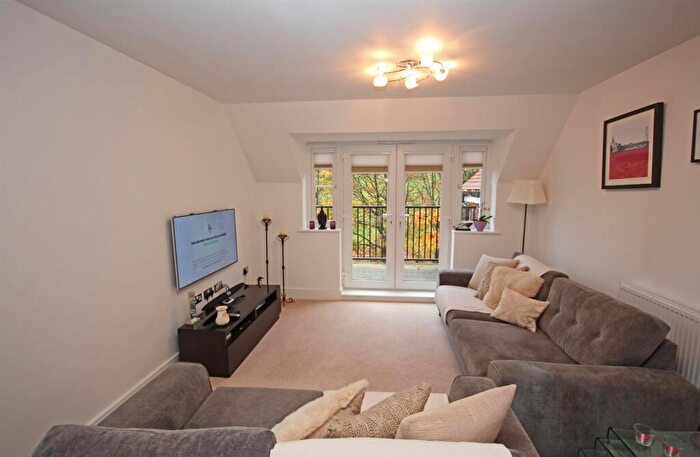 2 Bedroom Apartment To Rent In Waterhouse Lane, KT20