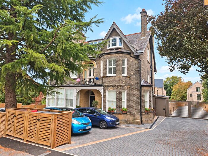 2 Bedroom Apartment To Rent In Park Road, High Barnet, EN5