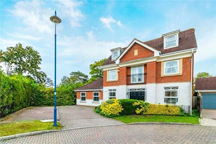 5 Bedroom Detached House To Rent In Durham Drive, Deepcut, Camberley, GU16