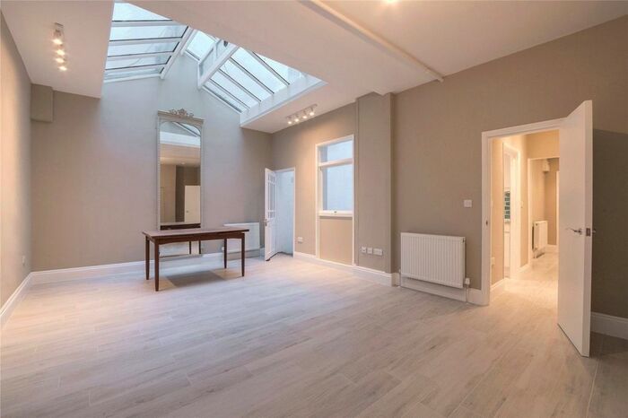 Studio To Rent In Queens Gate, South Kensington, London, SW7