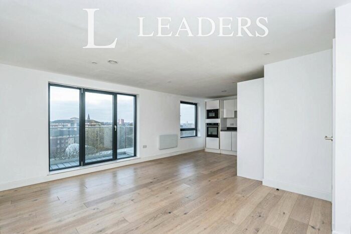 2 Bedroom Apartment To Rent In Royal Crescent Apartments, Ocean Village, SO14