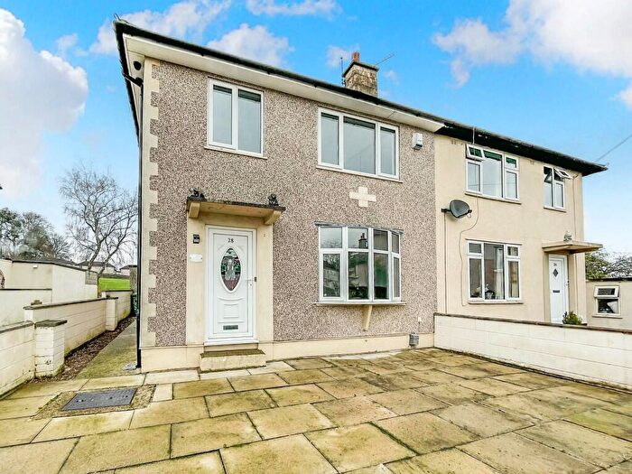 3 Bedroom Semi Detached House For Sale In Halton Close, Almondbury, Huddersfield, West Yorkshire, HD5