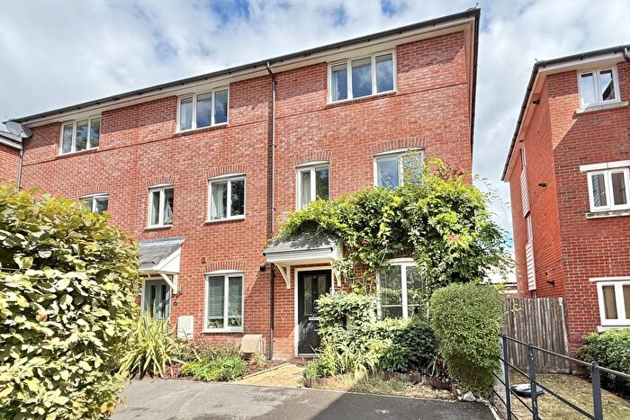 4 Bedroom Town House For Sale In Firecracker Drive, Locks Heath, SO31