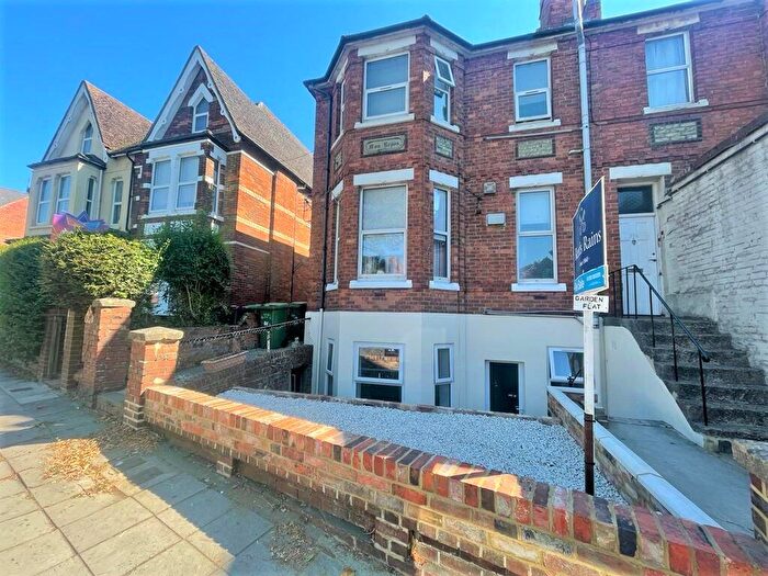 2 Bedroom Apartment For Sale In Cheriton High Street, Folkestone, Kent, CT19