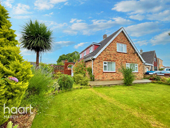 3 Bedroom Detached Bungalow For Sale In Silver Street, March, PE15