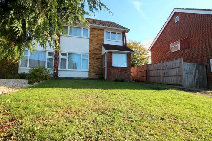 3 Bedroom Semi-Detached House To Rent In Stamford Rd, Maidenhead SL6