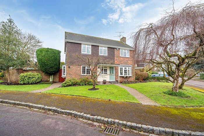 4 Bedroom Detached House For Sale In Hearne Drive, Holyport, Maidenhead, SL6