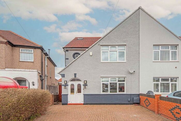 4 Bedroom Semi-Detached House To Rent In Dalmeny Crescent, Hounslow, TW3