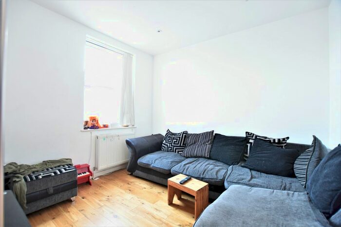 5 Bedroom Flat To Rent In Nunhead Lane, Peckham SE15