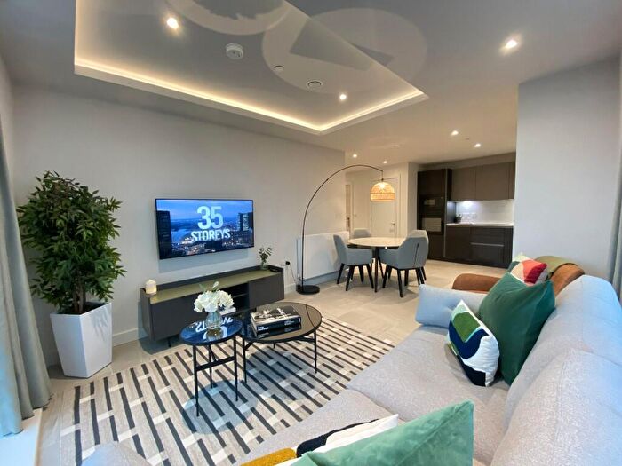 2 Bedroom Apartment To Rent In Rochdale Road, Manchester, Greater Manchester, M4